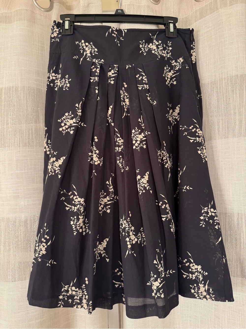 Women's black Floral Pleated Midi Skirt